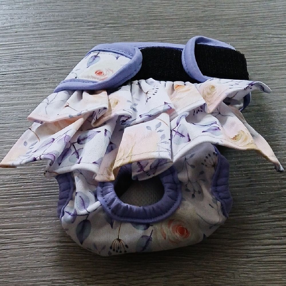 Leekalos reusable female dog diaper floral ruffle print Sz S NWOT